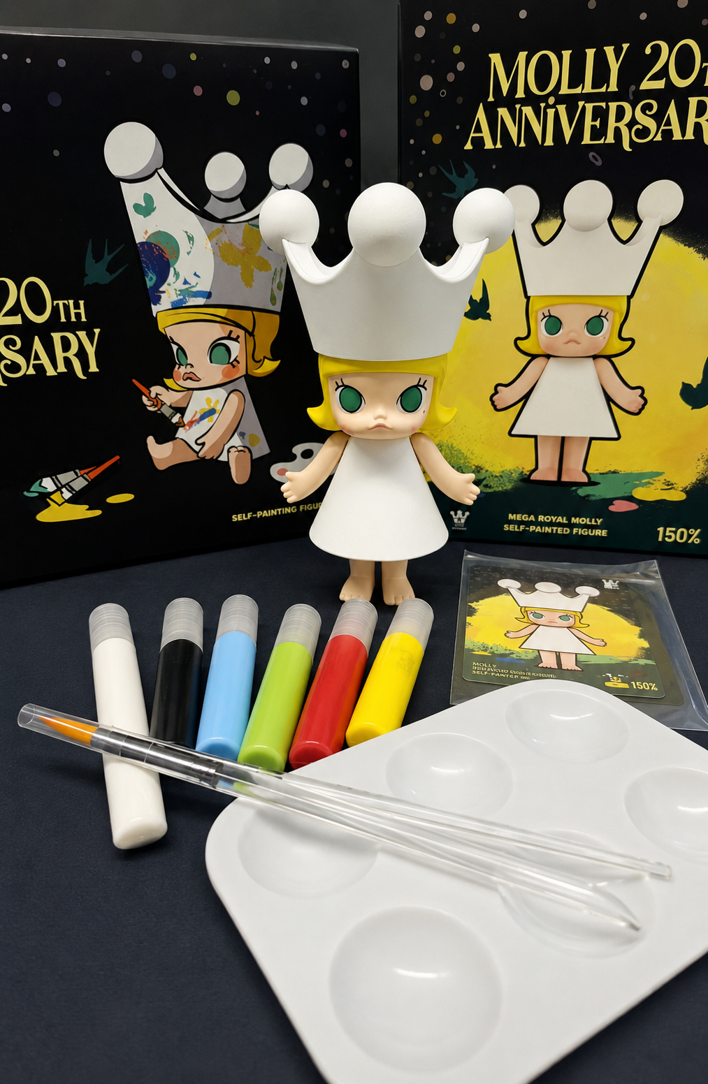 POP MART MEGA Royal MOLLY 150% 20th Anniversary self-painting figure with collector boxes, paints, brushes, palette and art card.