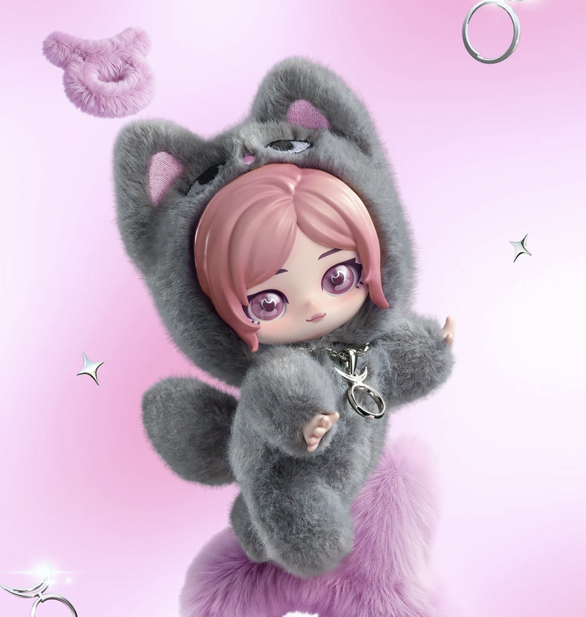 Pop Mart × aespa Fluffy Club Giselle vinyl face plush pendant featuring pink hair, grey fluffy cat costume, silver necklace and pink accessories.